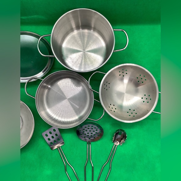 8 Piece Childrens  Metal Kitchen Pretend Cooking Set Replacement Pieces - Picture 5 of 5